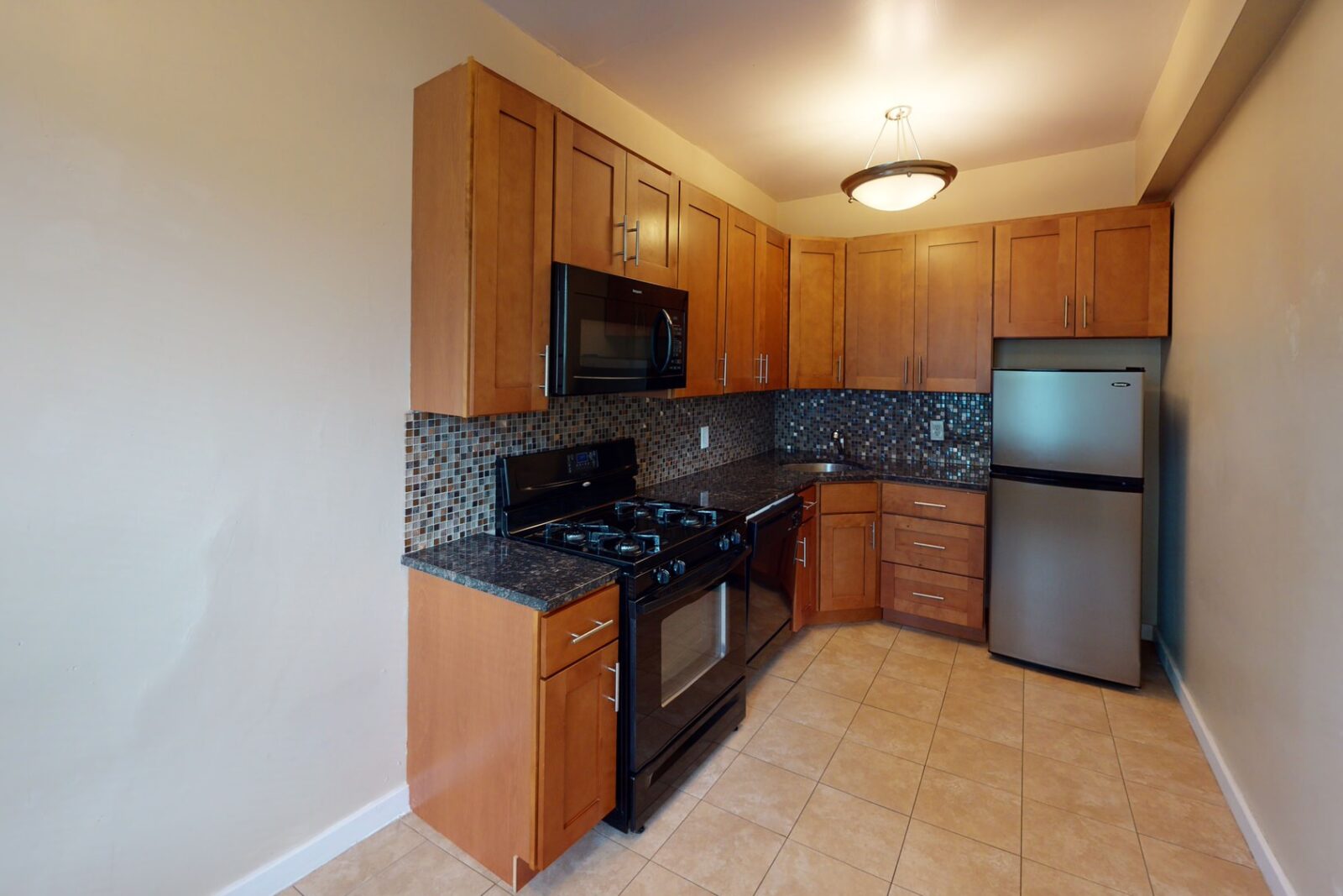 500-S-47th-St-Larchmont-103-Kitchen