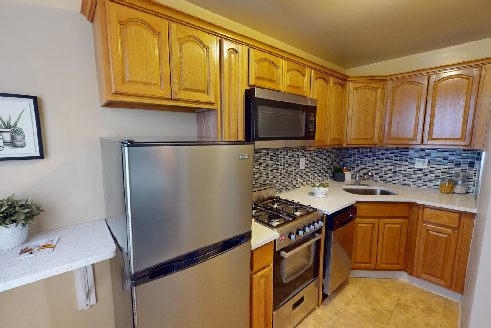 Drexel Court Apartment Kitchen